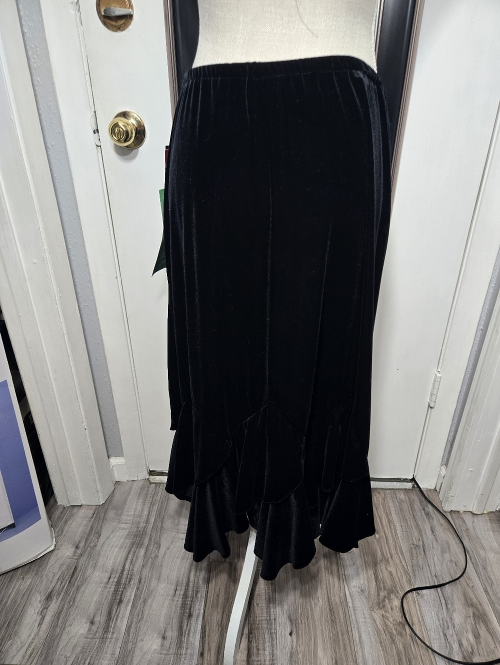 Z Studio Velvet Midi Skirt Ruffle Hem NWT Sz 14 - Picture 5 of 6